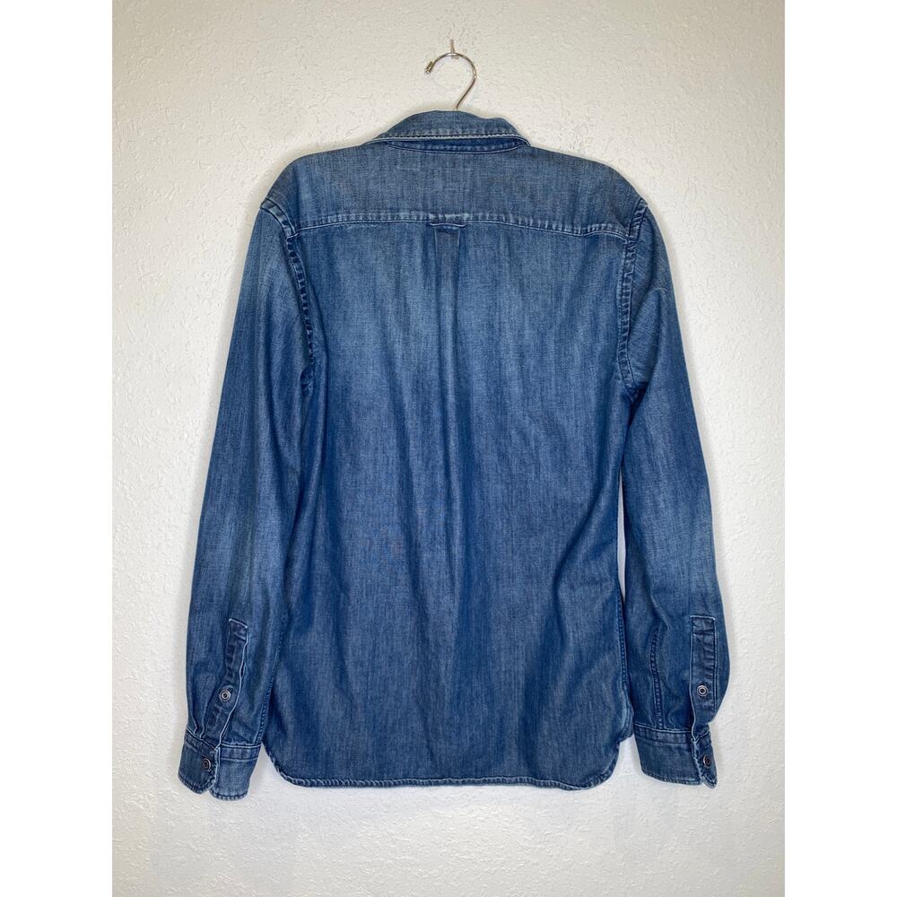 Levi’s Casual Blue Button Down Denim Long Sleeve Women’s Shirt EUC Sz M Cotton - Picture 5 of 12